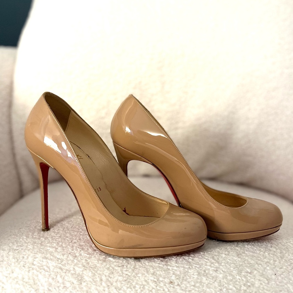 Christian Louboutin Nude Pumps